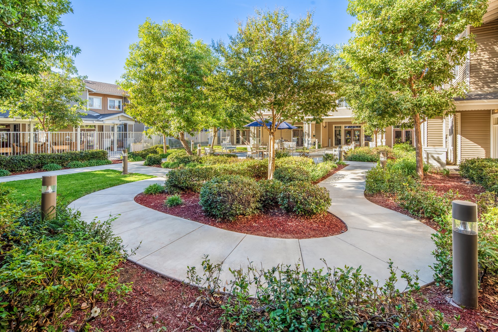 25_outdoor patio_RCS_-22