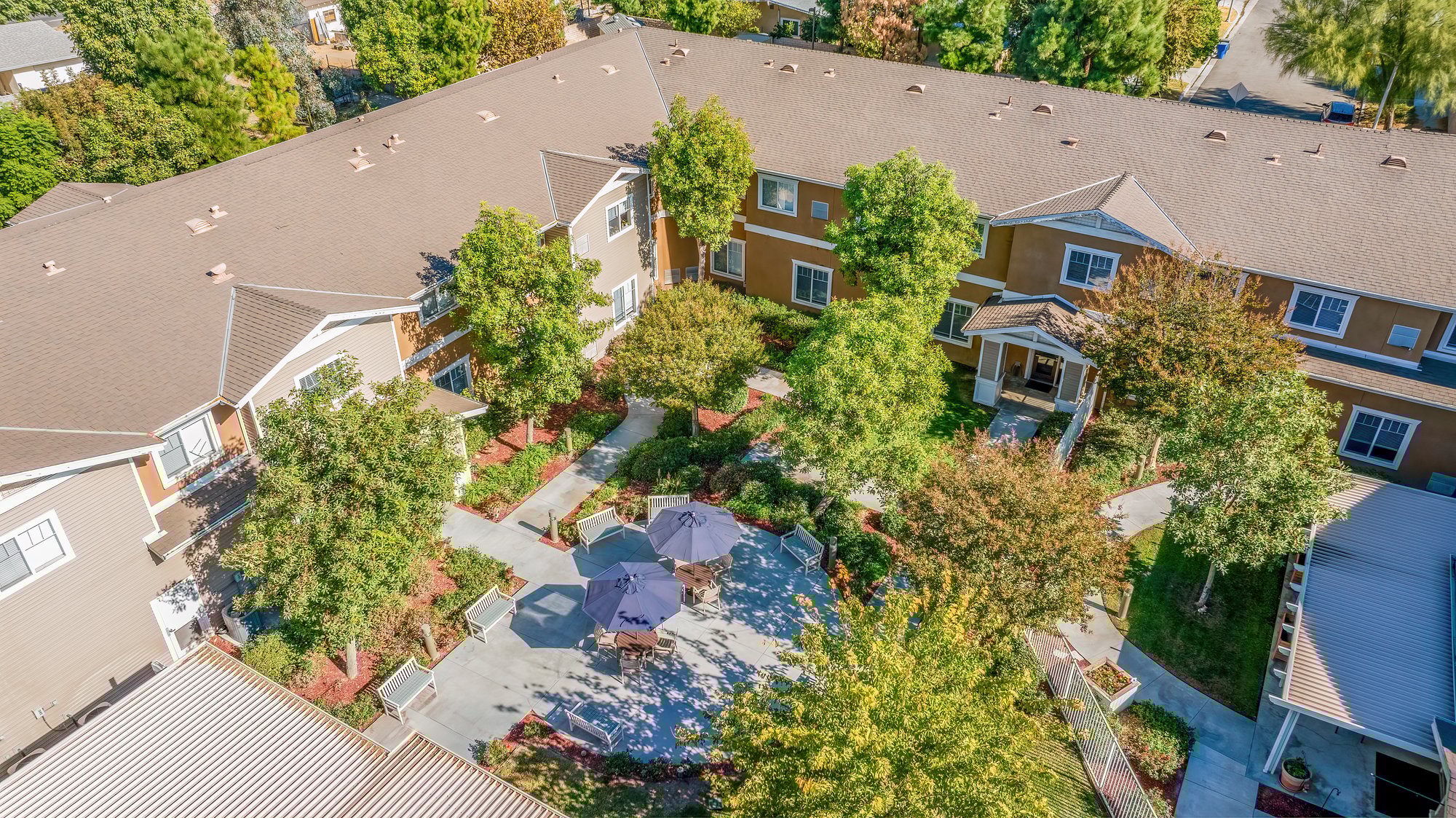 26_aerial courtyard_RCS_-76